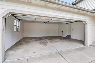 N48W16103 Lone Oak Ln, Menomonee Falls, WI 53051 - Photo 38