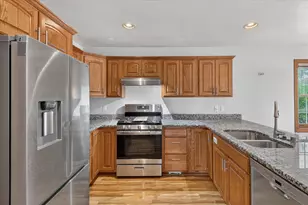 N48W16103 Lone Oak Ln, Menomonee Falls, WI 53051 - Photo 8