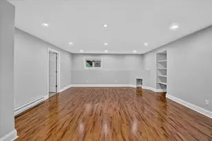 N48W16103 Lone Oak Ln, Menomonee Falls, WI 53051 - Photo 32
