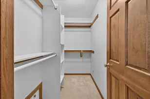N48W16103 Lone Oak Ln, Menomonee Falls, WI 53051 - Photo 22