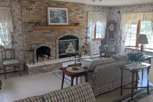 5331 Orchard Ln, Greendale, WI 53129 - Photo 14