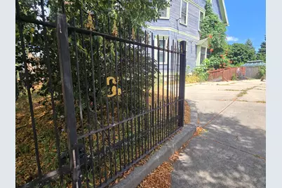 1016 N 29th St, Milwaukee, WI 53208 - Photo 4