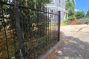 1016 N 29th St, Milwaukee, WI 53208 - Photo 4