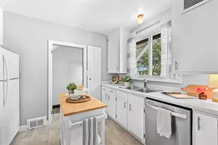 616 N 104th St, Wauwatosa, WI 53226 - Photo 8