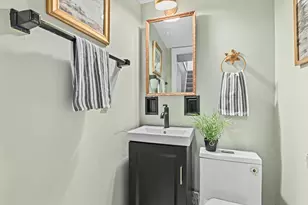 616 N 104th St, Wauwatosa, WI 53226 - Photo 10