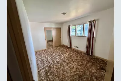 1504  Philippen St, Manitowoc, WI 54220 - Photo 10