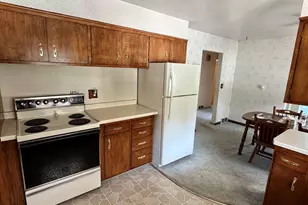 1504 Philippen St, Manitowoc, WI 54220 - Photo 10