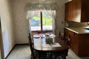 1504 Philippen St, Manitowoc, WI 54220 - Photo 6