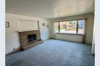 1504  Philippen St, Manitowoc, WI 54220 - Photo 2