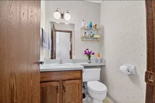 5616 Cambridge Ln, Racine, WI 53406 - Photo 6