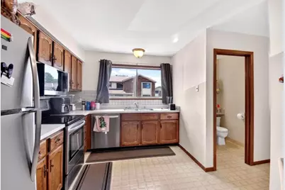 5616  Cambridge Ln #4, Racine, WI 53406 - Photo 4