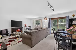 5616 Cambridge Ln, Racine, WI 53406 - Photo 8