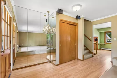13425 W Old Oak Ln, New Berlin, WI 53151 - Photo 8