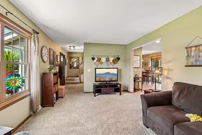 4121  Stormy Dr, Racine, WI 53139 - Photo 8