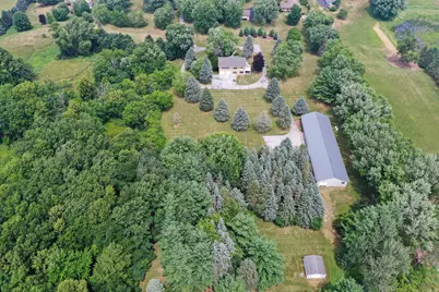 N79W34857  Petersen Rd, Oconomowoc, WI 53066 - Photo 4