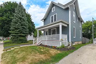431 Dunbar Ave, Waukesha, WI 53186 - Photo 2