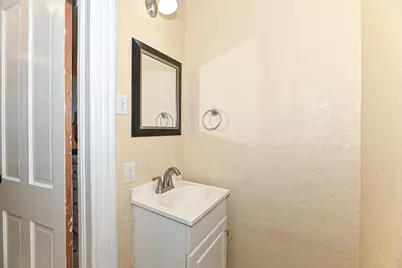 431  Dunbar Ave, Waukesha, WI 53186 - Photo 18