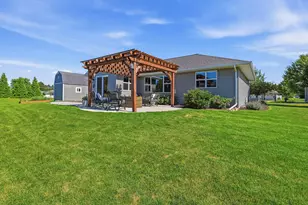 2616 Creekview Ct, Sheboygan, WI 53081 - Photo 38