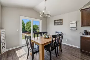 2616 Creekview Ct, Sheboygan, WI 53081 - Photo 6