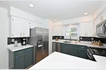 6657 N 53rd St, Milwaukee, WI 53223 - Photo 8