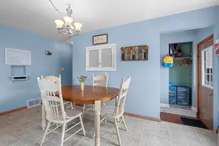 729 Woodlawn Dr, Manitowoc, WI 54220 - Photo 8