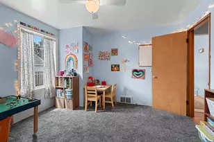 729 Woodlawn Dr, Manitowoc, WI 54220 - Photo 14