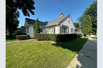 5100 N Idlewild Ave, Whitefish Bay, WI 53217 - Photo 2