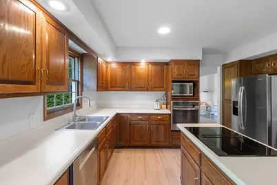 3511  Wildwood Dr, Manitowoc, WI 54220 - Photo 16