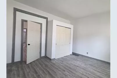 1433 W National Ave, Milwaukee, WI 53204 - Photo 6