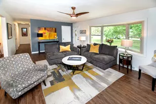 2545 Brookside Ln, Brookfield, WI 53005 - Photo 8