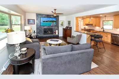 2545  Brookside Ln, Brookfield, WI 53005 - Photo 6