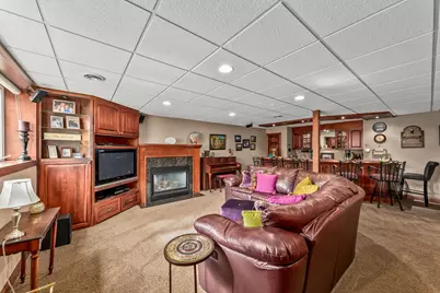 14445 W Meadowshire Dr, New Berlin, WI 53151 - Photo 18