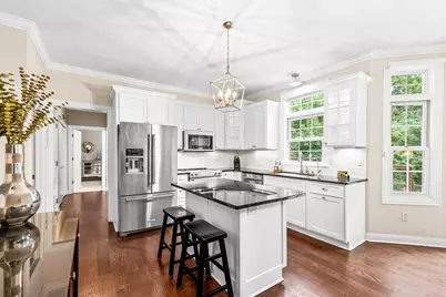 14445 W Meadowshire Dr, New Berlin, WI 53151 - Photo 6