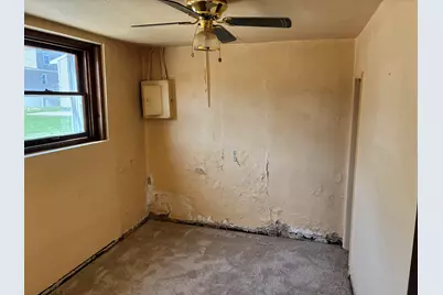 1719  Milwaukee Ave, South Milwaukee, WI 53172 - Photo 12