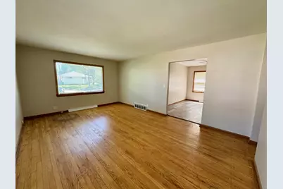5905 N 66th St #Lower, Milwaukee, WI 53218 - Photo 4