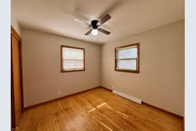 5905 N 66th St #Lower, Milwaukee, WI 53218 - Photo 8