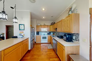 320 N Wacouta Ave, Prairie Du Chien, WI 53821 - Photo 2