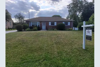 8935 N Navajo Rd, Bayside, WI 53217 - Photo 2