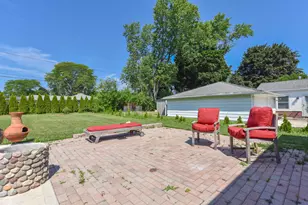 8935 N Navajo Rd, Bayside, WI 53217 - Photo 8