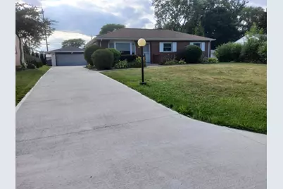8935 N Navajo Rd, Bayside, WI 53217 - Photo 4