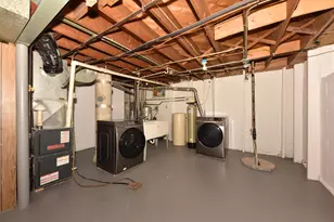 8935 N Navajo Rd, Bayside, WI 53217 - Photo 32
