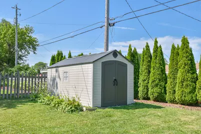 8935 N Navajo Rd, Bayside, WI 53217 - Photo 10