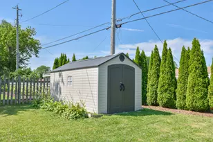 8935 N Navajo Rd, Bayside, WI 53217 - Photo 10