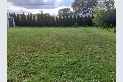 8935 N Navajo Rd, Bayside, WI 53217 - Photo 10