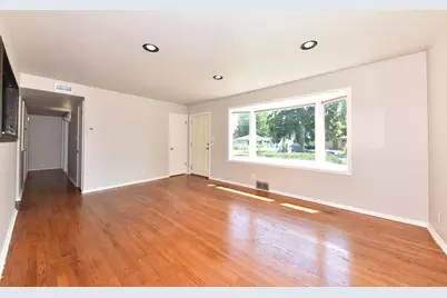 8935 N Navajo Rd, Bayside, WI 53217 - Photo 16