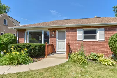 8935 N Navajo Rd, Bayside, WI 53217 - Photo 6