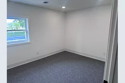 6714A W Mequon Rd, Mequon, WI 53092 - Photo 6