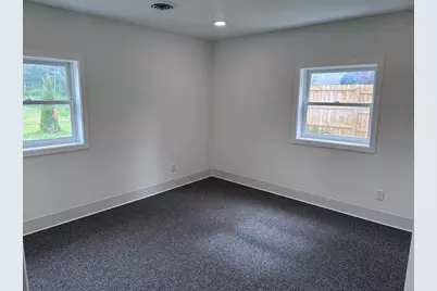 6714A W Mequon Rd, Mequon, WI 53092 - Photo 4