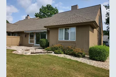 2333 W Cumberland Ct, Mequon, WI 53092 - Photo 4
