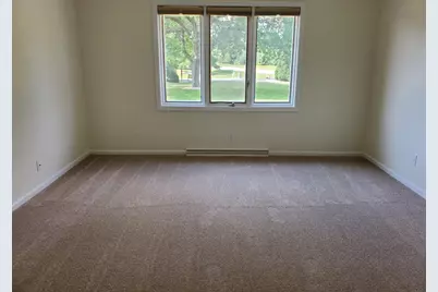 2333 W Cumberland Ct, Mequon, WI 53092 - Photo 12